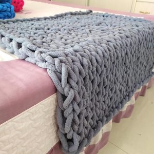 Dicke Wolle Garn 500 g(250 g*2) ca.54 m, Grau Chunky Wolle, Super Soft Chenille Chunky Yarn, Grobstrick Weiches Wollgarn, Soft Arm Knitting zum Häkeln Decke, Schals, Mützen, Decken, Zierkissen Antibakterielle Deodorant 11